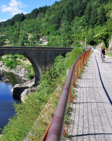 Séjour à vélo, bateau et train vapeur
