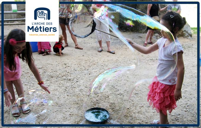 Crée des bulles géantes !