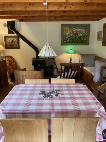 Table à manger au rez-de-chaussée