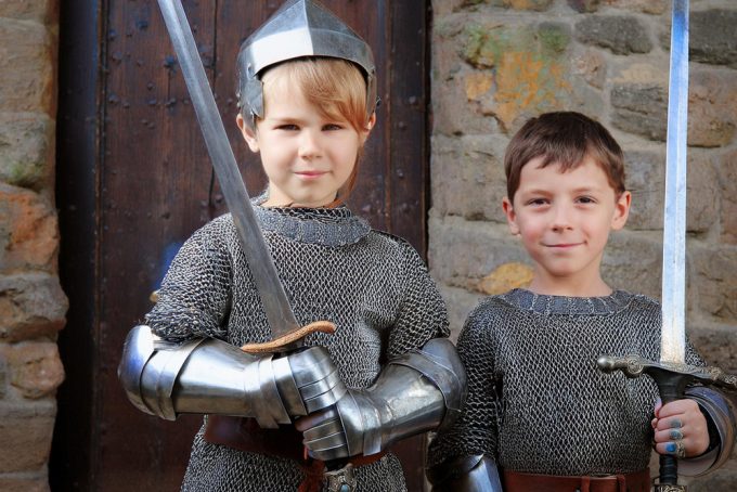 Epées et petits chevaliers