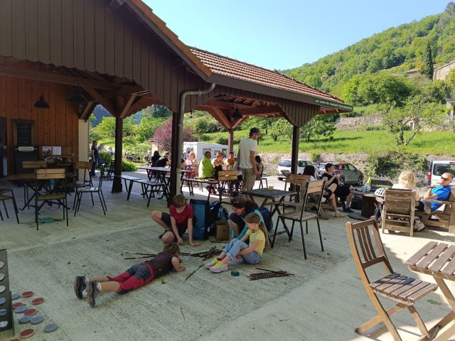 Quai des Haltes – terrasse – ambiance jeux