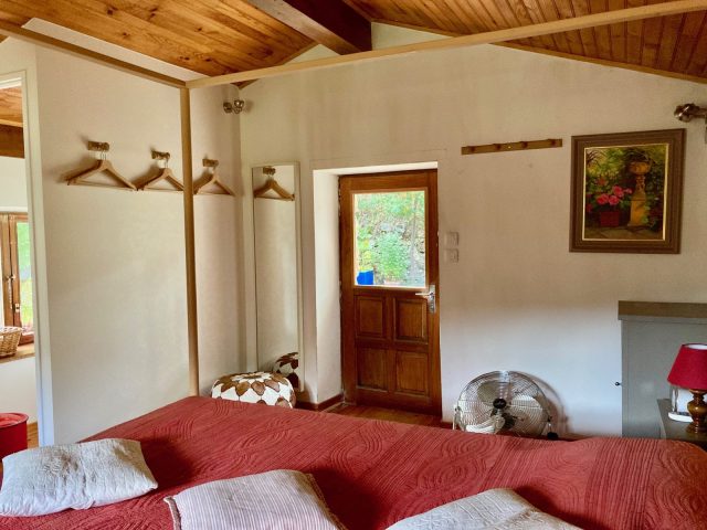 Vue de la chambre vers le rez-de-jardin