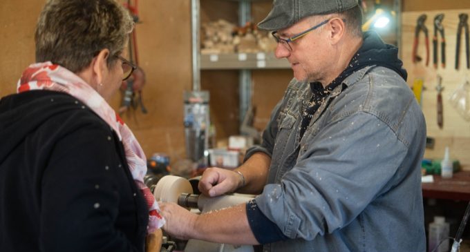 Tournage sur bois : réalisez votre stylo – Les Échappées Estivales_Le Cheylard